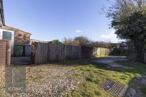 2 bedroom bungalow to rent, Meadow Way, Norwich