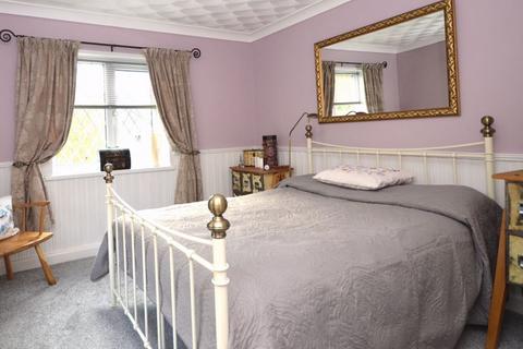 3 bedroom detached house for sale, Darenfelin, Abergavenny