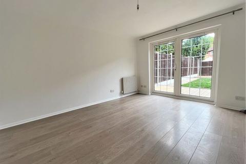 2 bedroom house to rent, Mosbach Gardens, Brentwood CM13