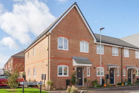 3 bedroom end of terrace house for sale, Sheerwater Way, Chichester