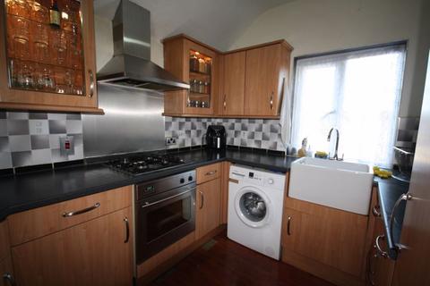 2 bedroom property for sale - Lady Margaret Road, Southall