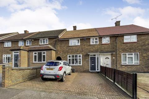 3 bedroom property for sale - North Hill Drive, Romford