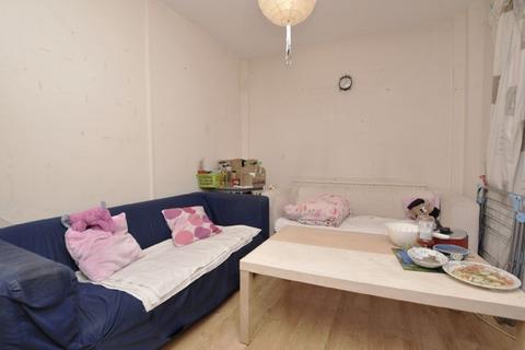 4 bedroom semi-detached house to rent - Brockworth Crescent, BS16