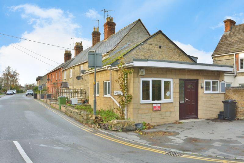 Burford Road, Lechlade, Gloucestershire 1 bed property £750 pcm (£173 pw)