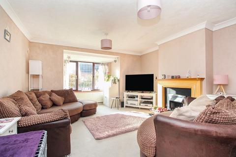 10 Braeside, Bedford, MK41 9BL