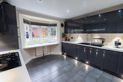 6 bedroom detached house for sale - Shervington Grove, Luton, Bedfordshire