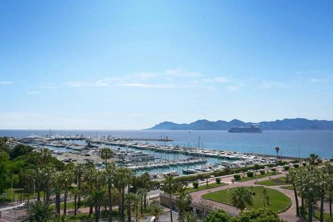 4 bedroom flat, Cannes, 06400, France