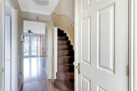 2 bedroom end of terrace house for sale - Roundlyn Gardens, Orpington, Kent, BR5 3SD