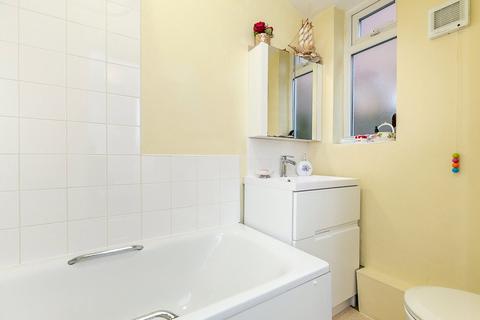 120 Moorside Road, Bromley, BR1 5ER