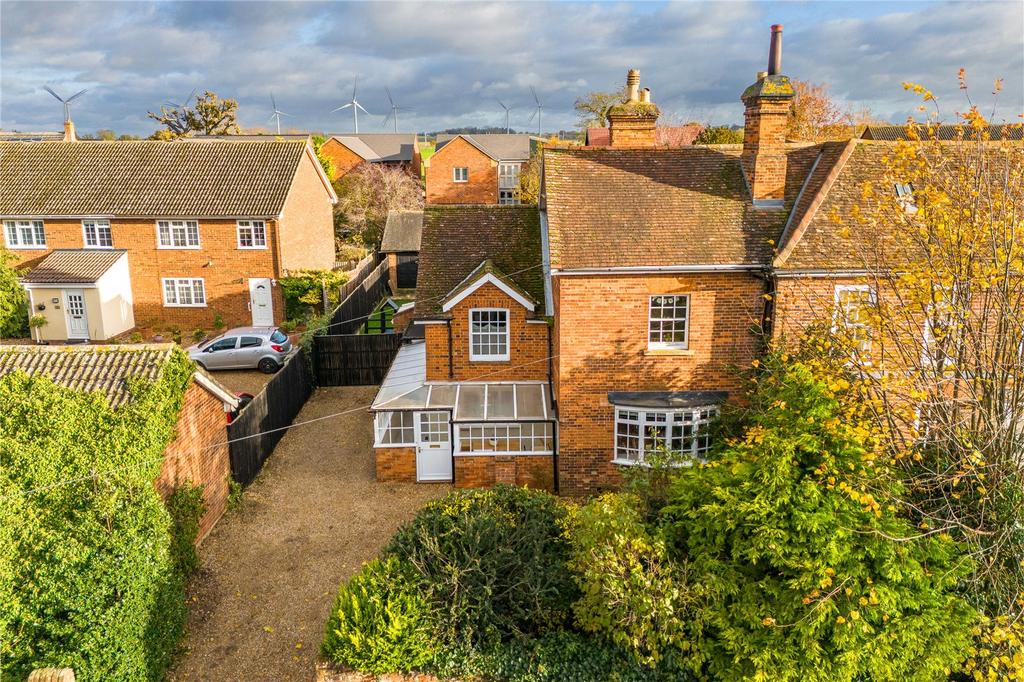 Church Street, Langford, Bedfordshire, SG18 3 bed semidetached house