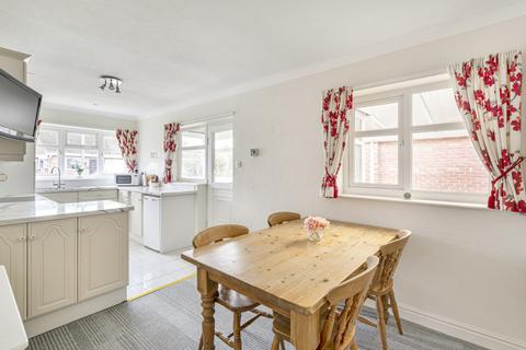 8 Oakwood Close, Church Fenton, Tadcaster, LS24 9SJ