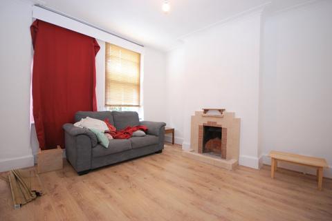 4 bedroom detached house to rent, Kingswood Road, Brixton SW2