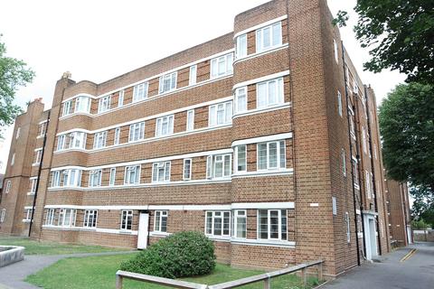 2 bedroom flat to rent, Warwick Gardens, Thornton Heath