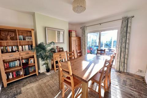 1 Lynton Avenue, Northampton, NN2 8LX