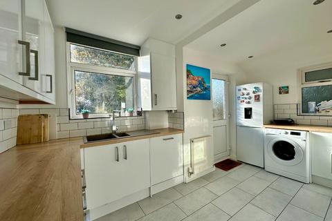 1 Lynton Avenue, Northampton, NN2 8LX
