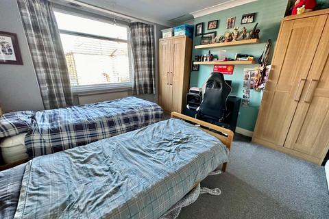 1 Lynton Avenue, Northampton, NN2 8LX