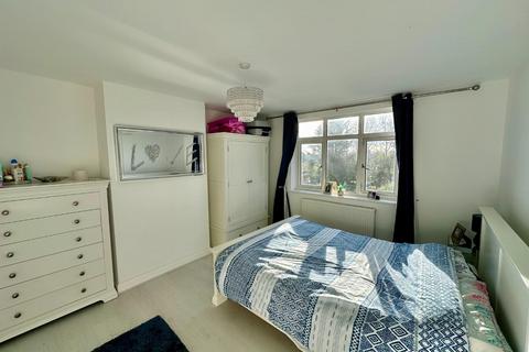 1 Lynton Avenue, Northampton, NN2 8LX