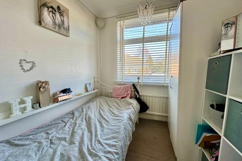 1 Lynton Avenue, Northampton, NN2 8LX