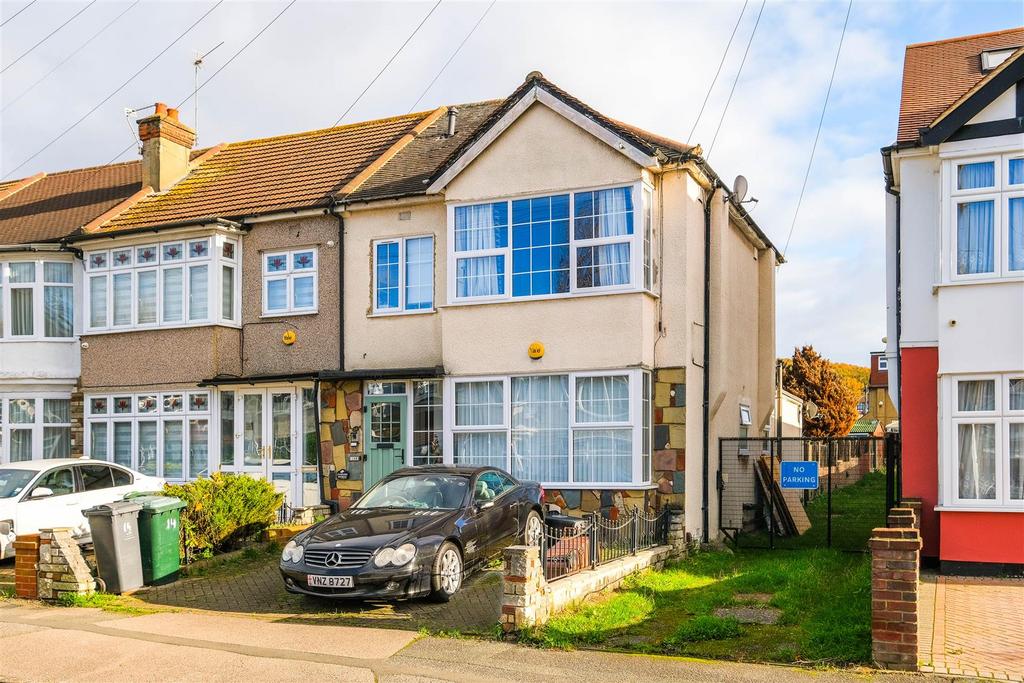 Ainslie Wood Gardens, Chingford 1 bed flat £1,375 pcm (£317 pw)