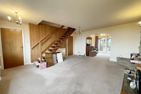 4 bedroom detached bungalow for sale - Box Hill, Scarborough YO12