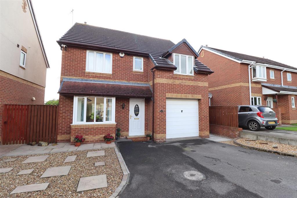 Harewood Crescent, StocktonOnTees, TS19 0SZ 4 bed detached house for
