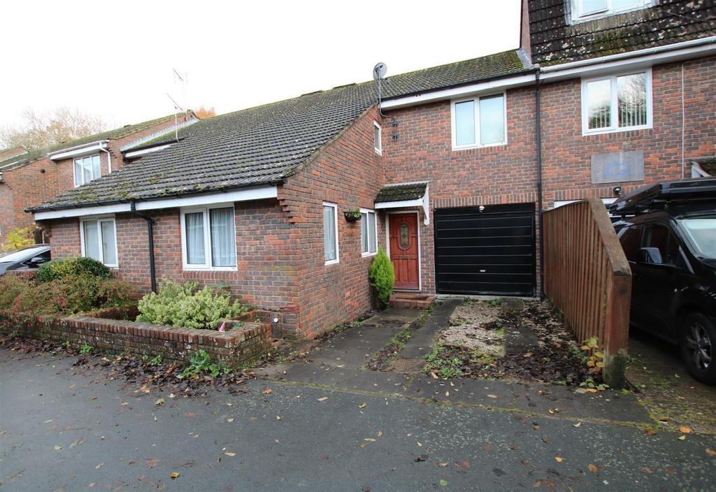 Cook Road, Horsham 3 bed house for sale £415,000
