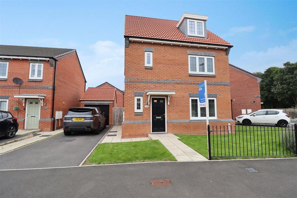 Rigel Road, Queensgate, Stockton on Tees, TS18 3XA 4 bed detached house