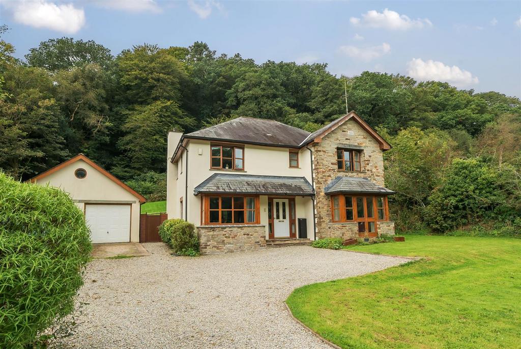 Mill Hill, Tavistock 4 bed detached house for sale £675,000