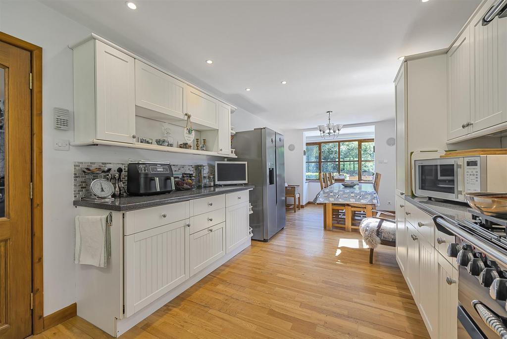Kitchen/Dining