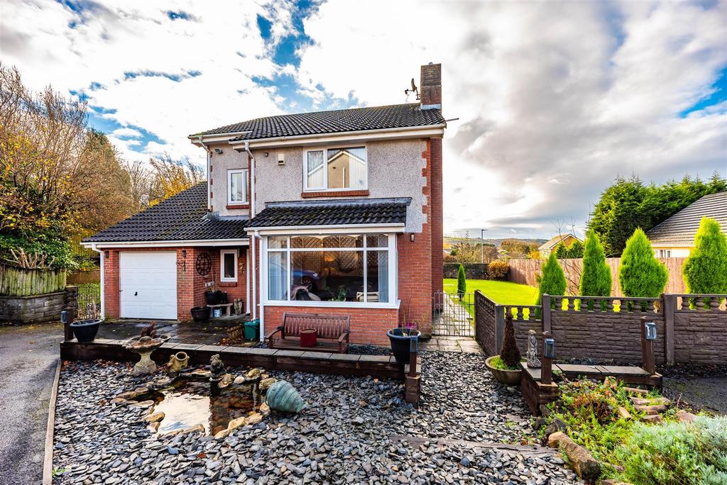 Carmarthen Road, Fforestfach, Swansea 4 bed property for sale £300,000