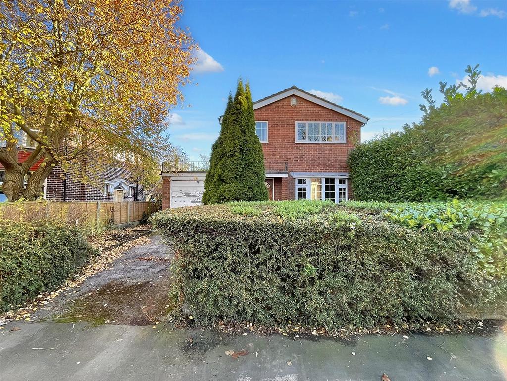 Irlam Road, Sale 4 bed detached house for sale £550,000