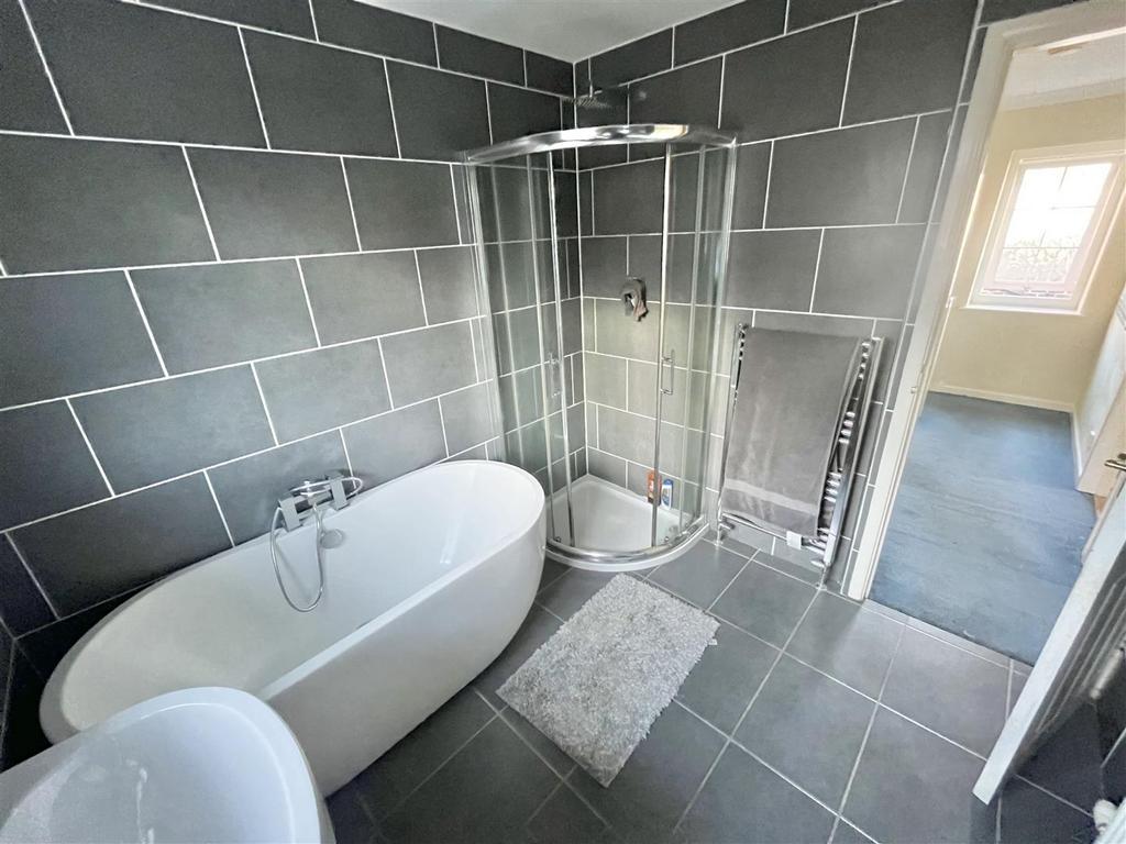 Bathroom Aspect 2