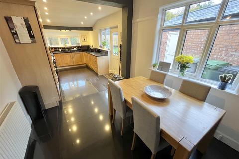 4 bedroom semi-detached house for sale - Marsland Road, Sale