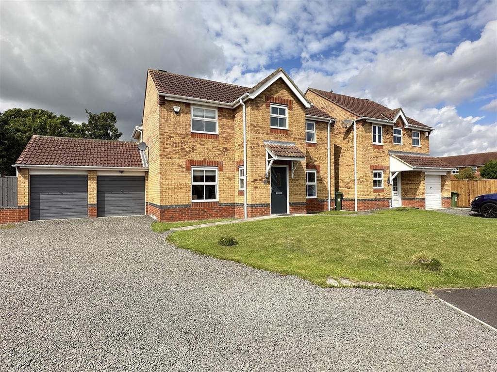 Harrier Close, Thornaby, StocktonOnTees TS17 0LN 4 bed detached house