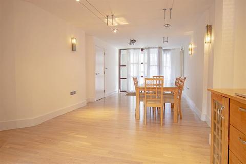 2 bedroom flat to rent, Quaker Street, London, London, E1