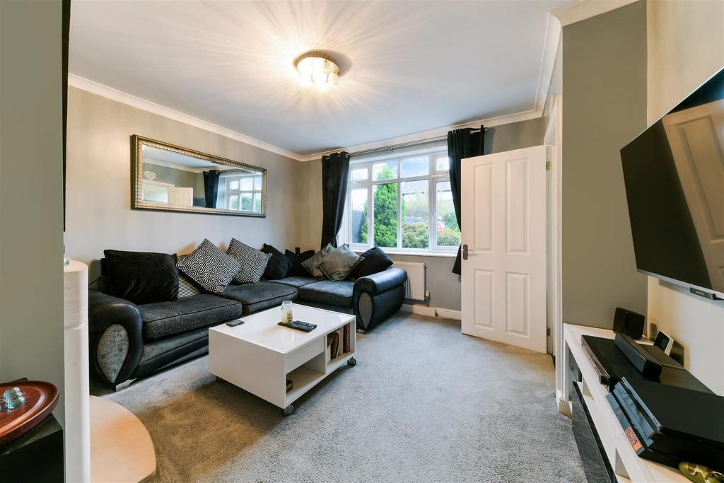 Malmstone Avenue, Merstham RH1 3 bed house for sale £450,000