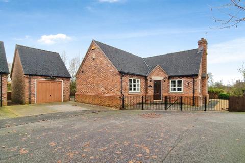 2 bedroom detached bungalow for sale - Uttoxeter Road, Hilton, Derby
