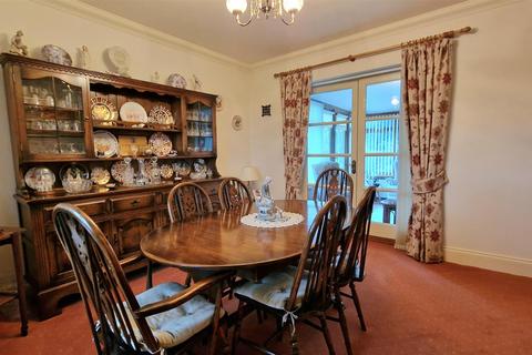 2 bedroom detached bungalow for sale - Uttoxeter Road, Hilton, Derby