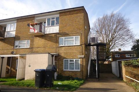 Studio to rent - Little Brays, Harlow