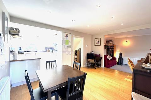 25 Arras Boulevard, Hampton Magna, Warwick, CV35 8TY