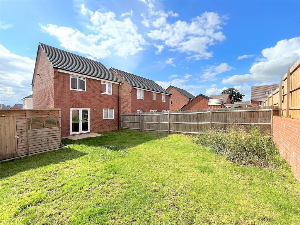 Pinewood Avenue, Myton Green, Off Europa Way (Miller Homes), Warwick 3