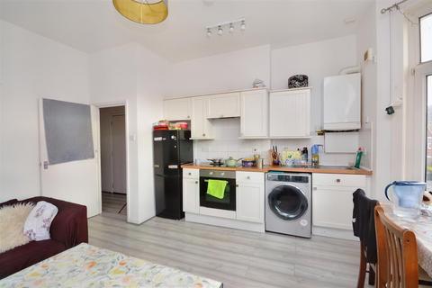 2 bedroom flat for sale, Cavendish Place, Eastbourne