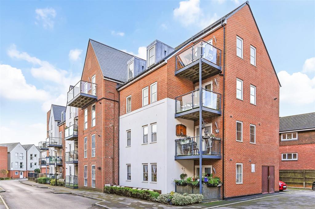 John Rennie Road, Chichester 2 bed apartment for sale £289,950