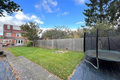 2 Dickins Road, Warwick, CV34 5NR
