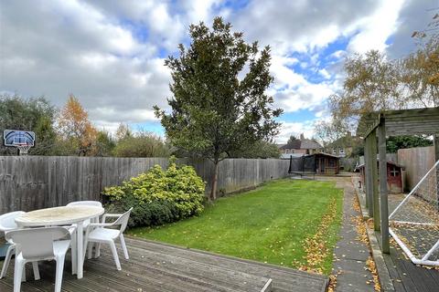 2 Dickins Road, Warwick, CV34 5NR