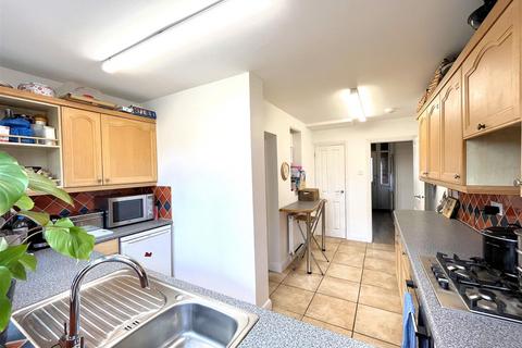 2 Dickins Road, Warwick, CV34 5NR