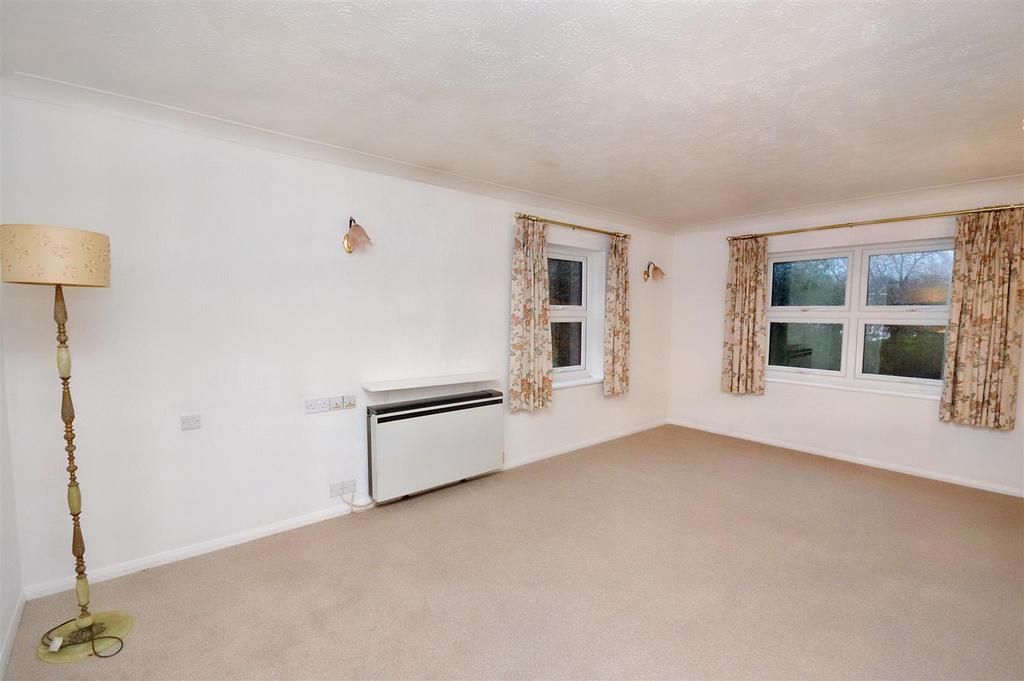 Fairfield Road, Eastbourne 1 bed retirement property for sale £124,950