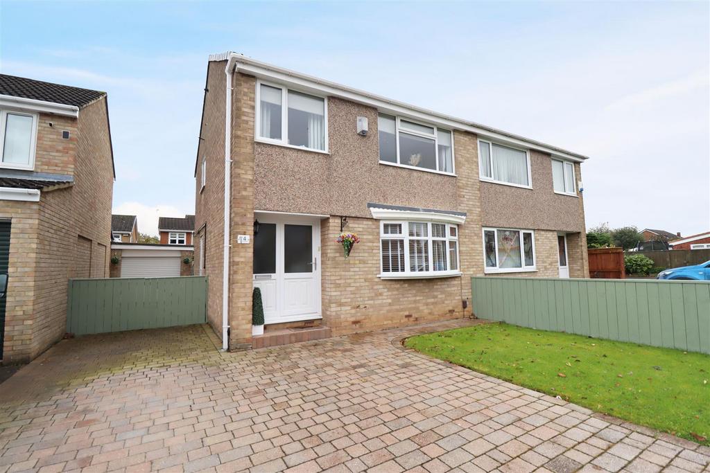 The Fairway, Eaglescliffe, Stockton-On-Tees, TS16 9HL 3 bed semi ...