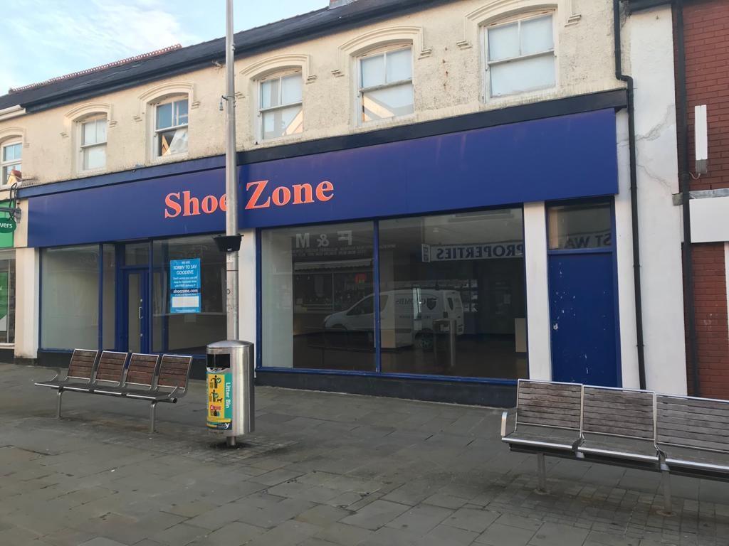 Quay Street, Ammanford Retail property (high street) to rent £800 pcm