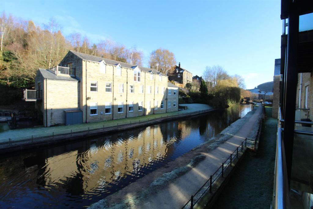 Longfellow Court, Mytholmroyd 2 bed flat £650 pcm (£150 pw)